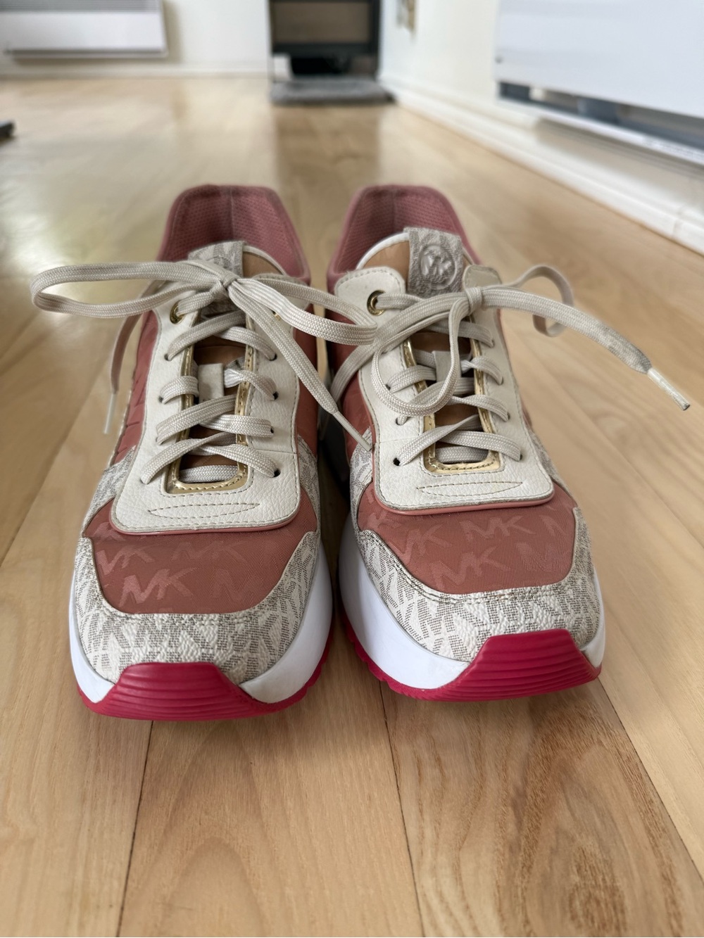 Souliers Mickel kors grandeur 9 peu porté